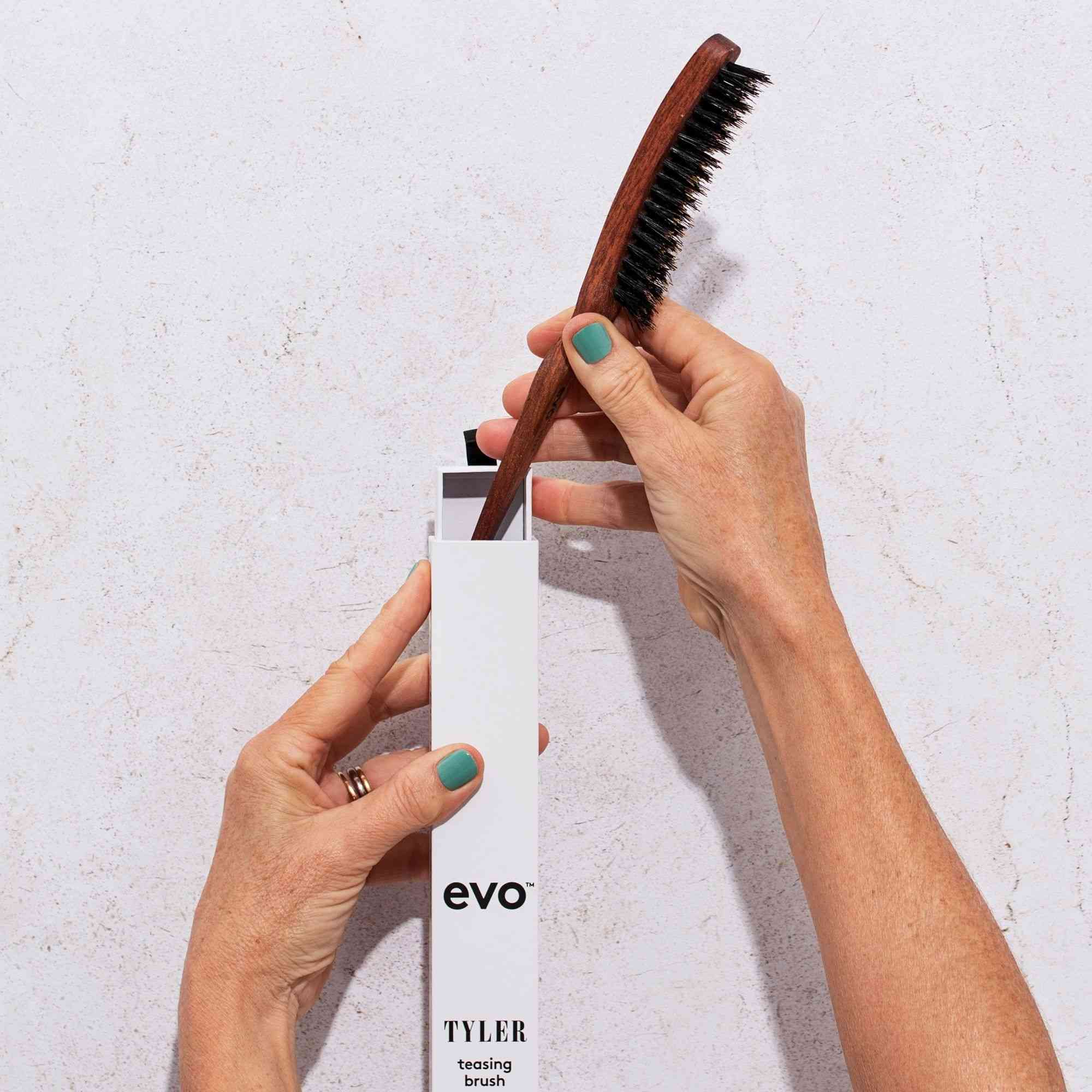 Evo Tyler Teasing Brush - Evo US